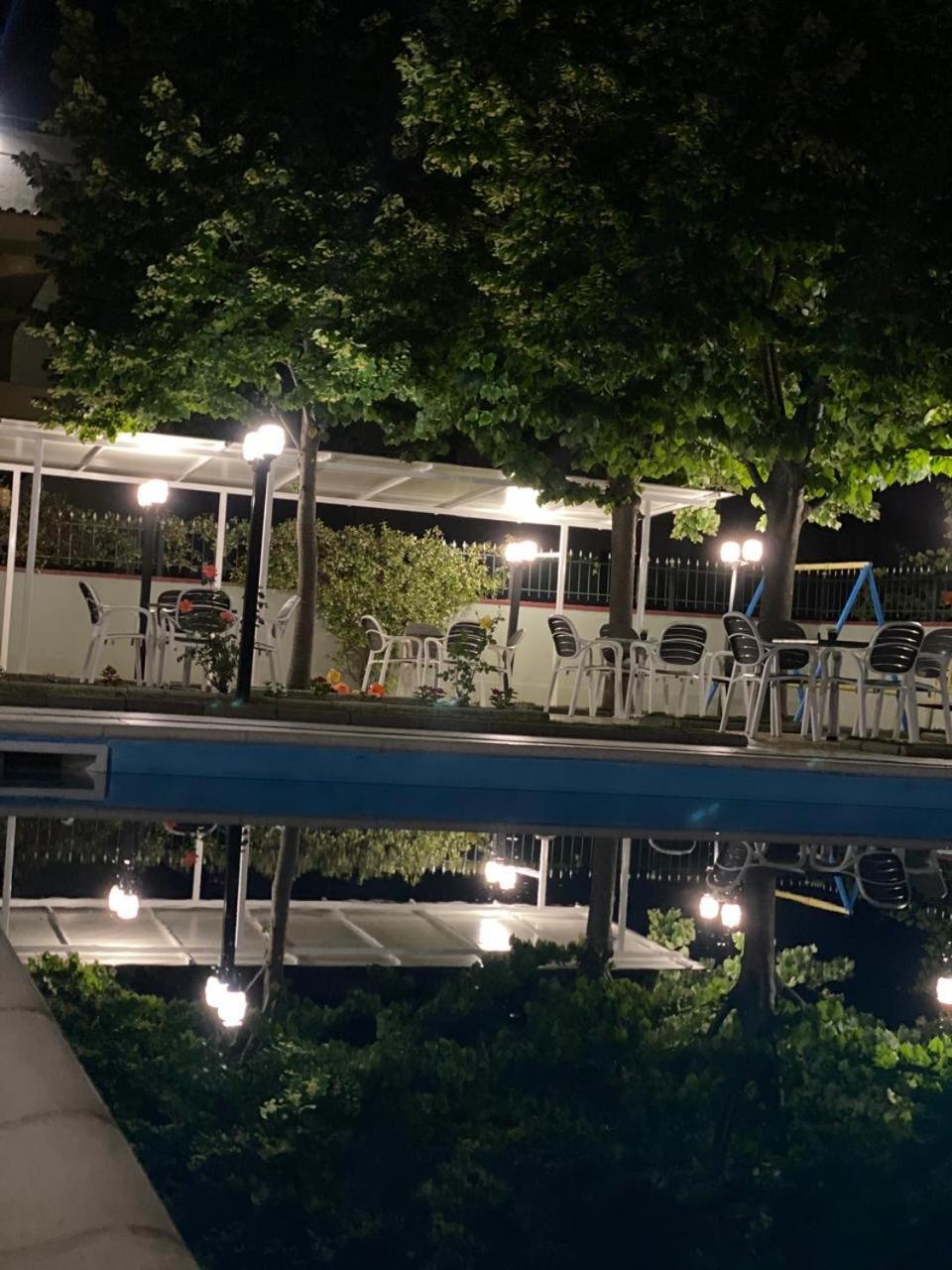 Relax Apartment & Hotel Golem  Exterior foto